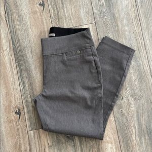 Maurice’s dress crop with wide elastic waistband